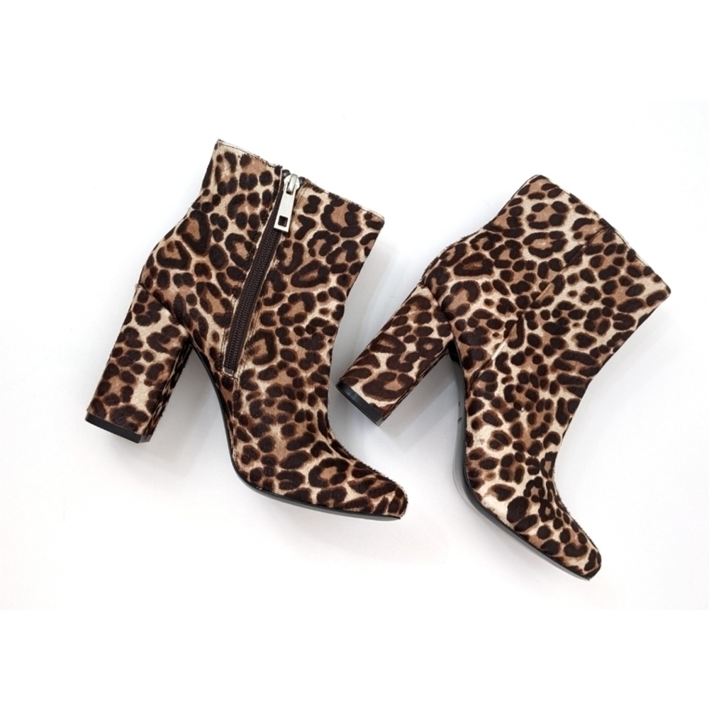 charles David Leopard Print Calf Hair Ankle Boots NWOB 7.5 - Picture 2 of 9